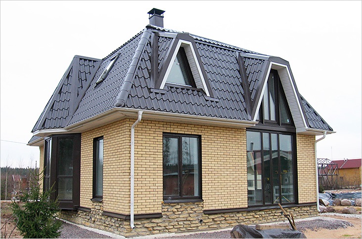 Конструктивные особенности ломаной мансардной крыши